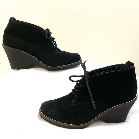 White Mountain Black Suede Lace-Up Wedge Ankle Booties Size 8.5 - Picture 3 of 10